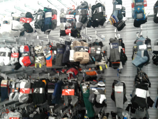 Clothing Store «Ross Dress for Less», reviews and photos, 909 N Landing Way, Renton, WA 98057, USA