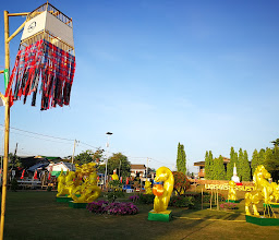 Sanam Na Muang Public Park photo
