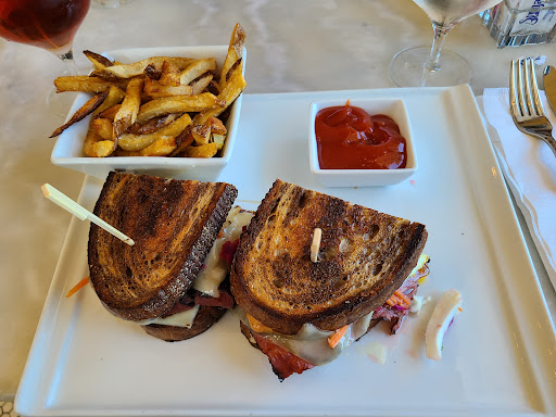 Bistro «The Dienger Trading Co», reviews and photos, 210 N Main St, Boerne, TX 78006, USA