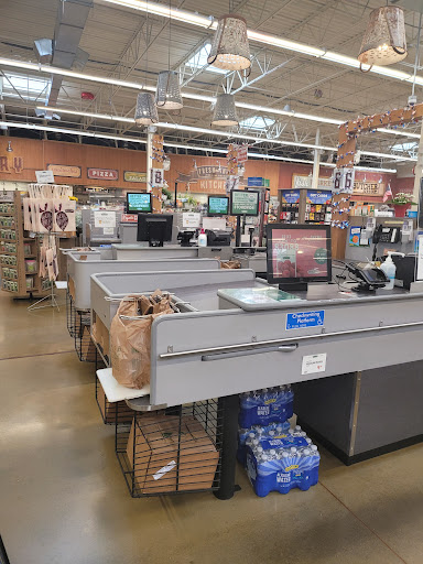 Grocery Store «Fresh Thyme Farmers Market- Lafayette», reviews and photos, 220 S Creasy Ln, Lafayette, IN 47905, USA