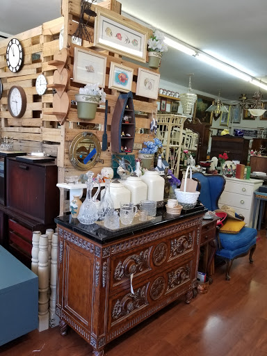 Thrift Store «Taste and See Thrift/Antiques», reviews and photos, 720 NY-25A, Rocky Point, NY 11778, USA