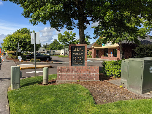 45th Parallel (North) Landmark at Keizer