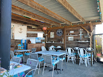 Atmosphère du Bar-restaurant à huîtres La Cabane de Tony à La Flotte - n°6