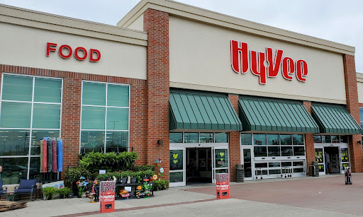 Supermarket «Hy-Vee», reviews and photos, 1403 N Veterans Pkwy, Bloomington, IL 61704, USA