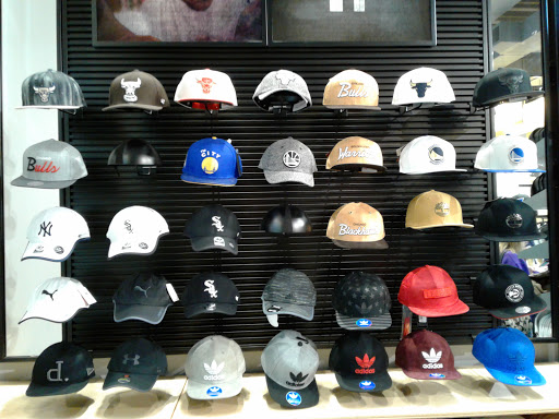 Shoe Store «Footaction», reviews and photos, 32 S State St, Chicago, IL 60603, USA