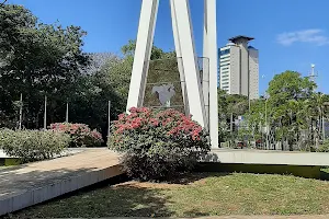 Plaza de las Américas image