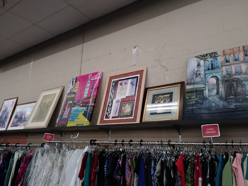 Thrift Store «Thrift Town», reviews and photos, 6328 Fair Oaks Blvd, Carmichael, CA 95608, USA