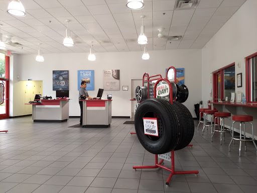 Tire Shop «Discount Tire Store - Arlington, TX», reviews and photos, 1375 NE Green Oaks Blvd, Arlington, TX 76006, USA