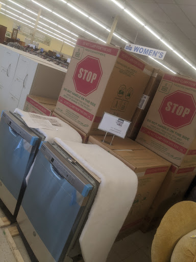 Thrift Store «TC Resale & Donation Thrift Store», reviews and photos, 5050 SE 82nd Ave, Portland, OR 97266, USA