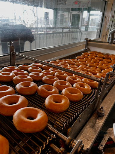 Bakery «Krispy Kreme Doughnuts», reviews and photos, 2900 S 108th St, Milwaukee, WI 53227, USA