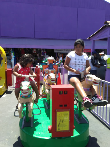 Shopping Mall «Los Amigos Mall», reviews and photos, 307 E Jefferson Blvd, Los Angeles, CA 90011, USA