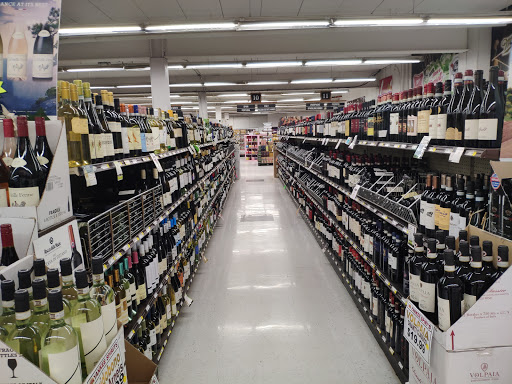 Liquor Store «Yankee Spirits», reviews and photos, 376 Main St, Sturbridge, MA 01566, USA