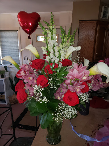 Florist «Country Village Florist and Gifts, Inc.», reviews and photos, 212 E Main St, East Islip, NY 11730, USA