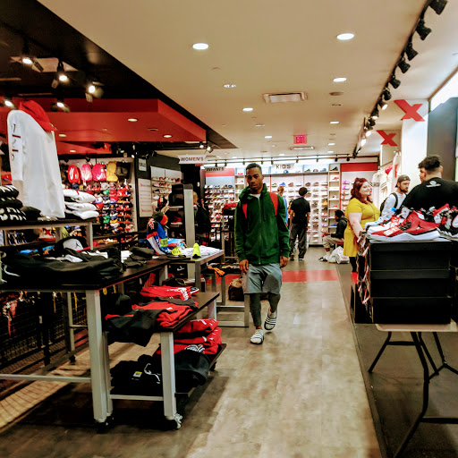 Expressions of Boston, 486 Washington St, Boston, MA 02111, USA, 