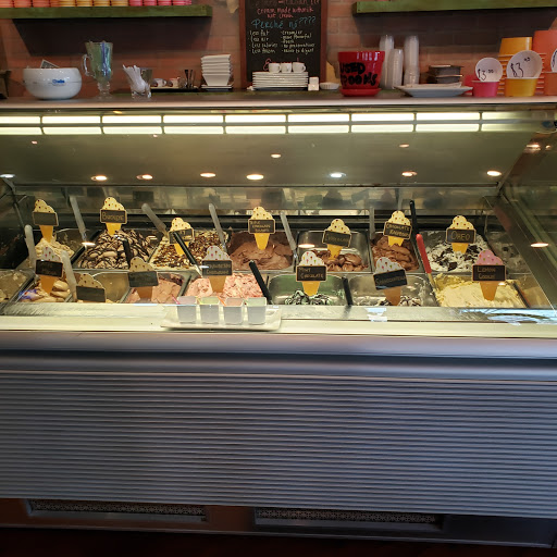 Shopping Mall «Kingsdale Shopping Center», reviews and photos, Tremont Rd & Zollinger Rd, Upper Arlington, OH 43221, USA