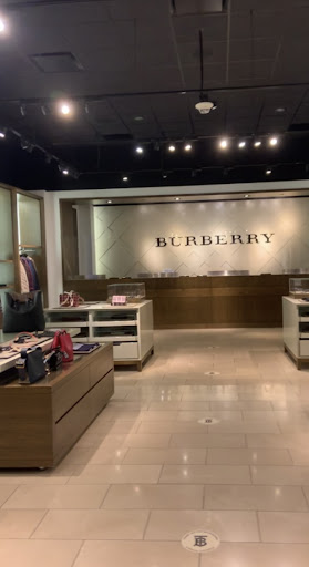 Clothing Store «Burberry Outlet», reviews and photos, 5220 Fashion Outlets Way, Rosemont, IL 60018, USA