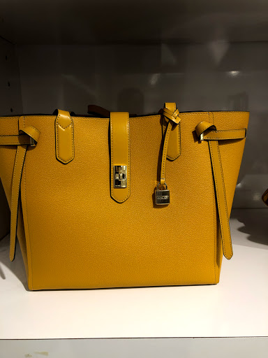 Fashion Accessories Store «Michael Kors», reviews and photos, 20-A Killingworth Turnpike #430, Clinton, CT 06413, USA