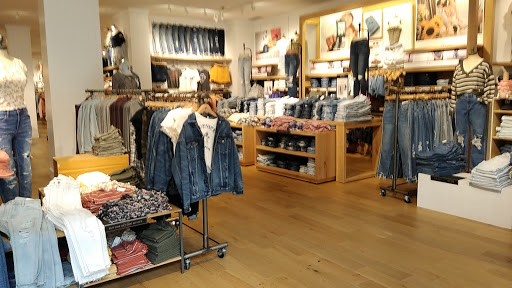 Clothing Store «AEO & Aerie Store», reviews and photos, 650 Park City Center, Lancaster, PA 17601, USA