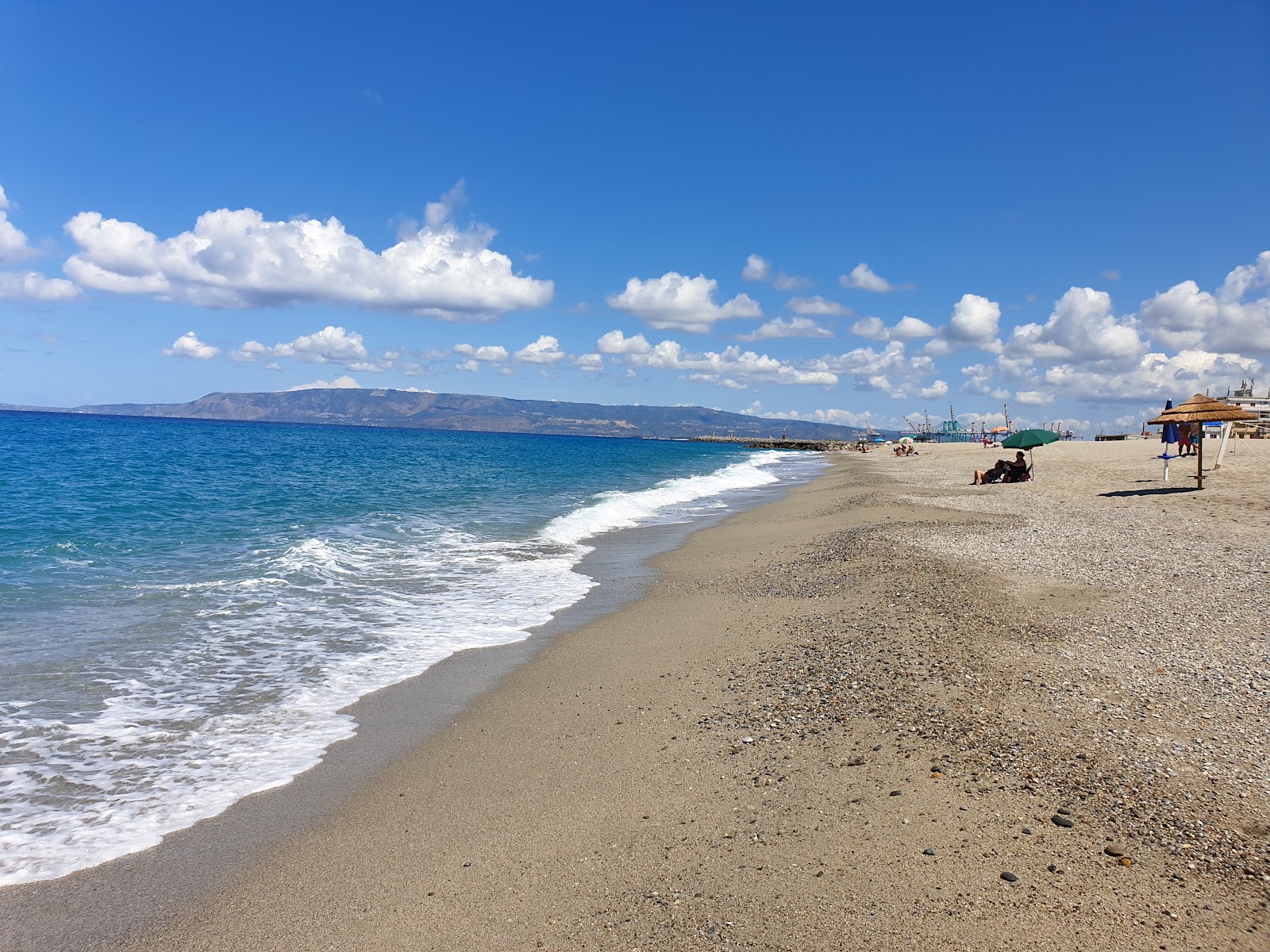 Photo de Spiaggia di Gioia Tauro zone des équipements