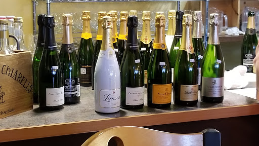 Wine Store «Santiam Wine Co», reviews and photos, 1555 12th St SE, Salem, OR 97302, USA