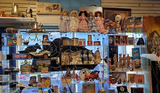 Mr Pawn, 1910 Lake St S, Forest Lake, MN 55025, USA, 