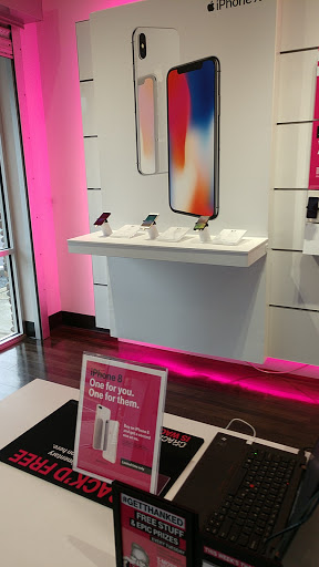 Cell Phone Store «T-Mobile», reviews and photos, 4825 Sugarloaf Pkwy j, Lawrenceville, GA 30044, USA