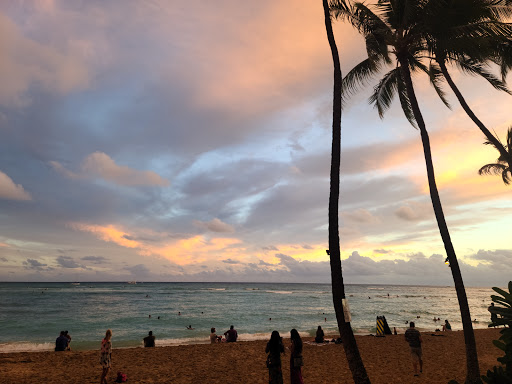 Chill outs on the beach in Honolulu