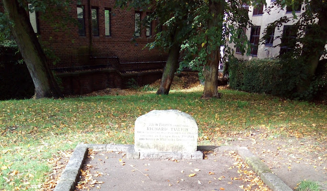 Reviews of Dick Turpins grave in York - Other