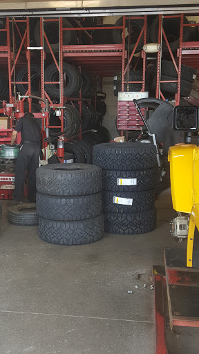 Tire Shop «Discount Tire Store - Castle Rock, CO», reviews and photos, 102 E Allen St, Castle Rock, CO 80108, USA