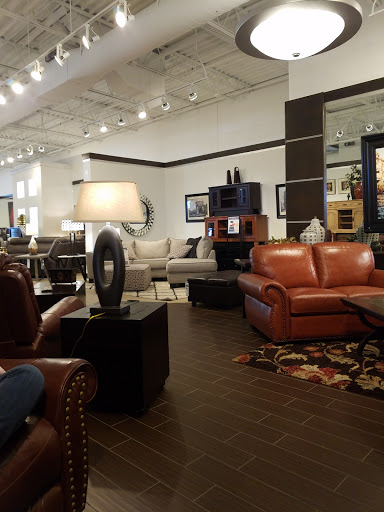 Furniture Store «Rooms To Go Furniture Store - Port Richey», reviews and photos, 9500 Scenic Dr, Port Richey, FL 34668, USA