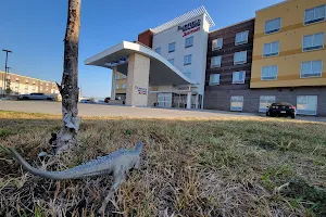 Fairfield Inn & Suites by Marriott Lincoln Airport image