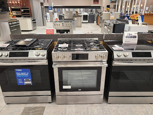 Appliance Store «Famous Tate Appliance & Bedding Centers», reviews and photos, 1015 E Brandon Blvd, Brandon, FL 33511, USA
