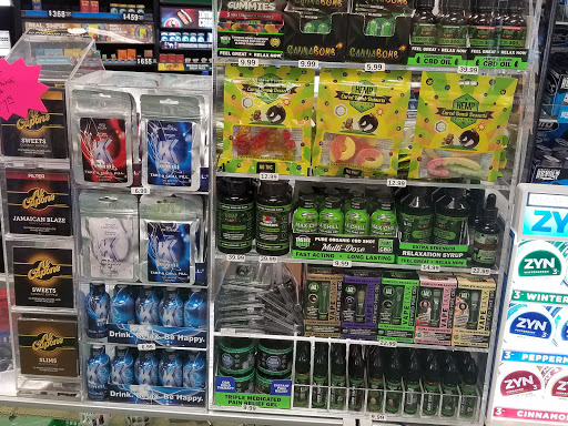 Tobacco Shop «Discount Smoke Shop», reviews and photos, 1476 South Dr, St Charles, MO 63303, USA