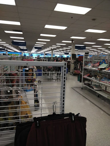 Clothing Store «Ross Dress for Less», reviews and photos, 2420 Chemical Rd, Plymouth Meeting, PA 19462, USA