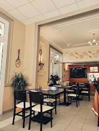 Atmosphère du Restaurant français RESTAURANT COTE COURT à Aix-les-Bains - n°1