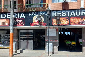 ¡Ricuras De Belalcázar! Restaurante - Panadería y Cafeteria image