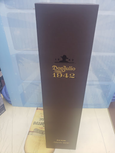 Liquor Store «Camelback Liquors», reviews and photos, 2002 W Camelback Rd, Phoenix, AZ 85015, USA