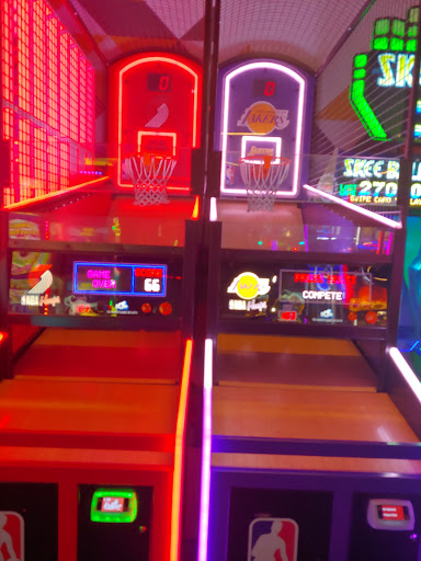 Bowling Alley «Sunset Lanes», reviews and photos, 12770 SW Walker Rd, Beaverton, OR 97005, USA