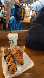 Photo n°42 de Starbucks à Le Mesnil-Amelot ()