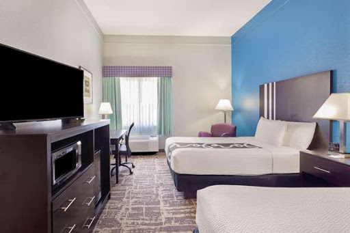 La Quinta Inn & Suites by Wyndham Kerrville image 2