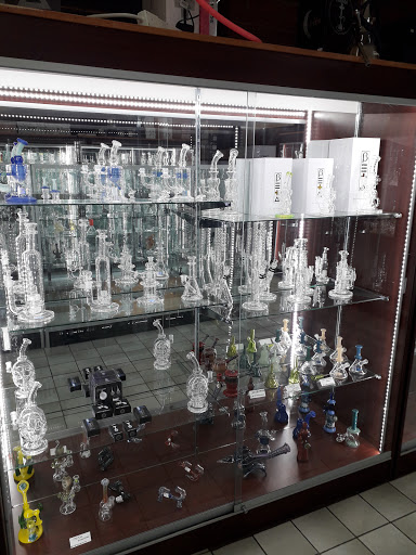 Tobacco Shop «Blue Moon Smoke Shop», reviews and photos, 470 Commonwealth Avenue, Boston, MA 02215, USA