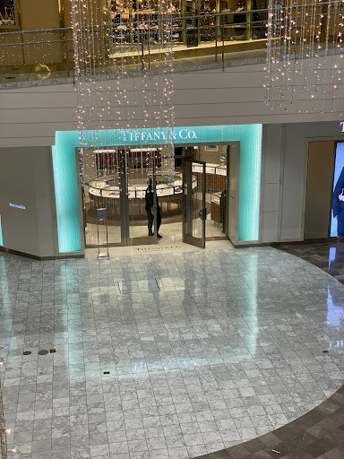 Jewelry Store «Tiffany & Co.», reviews and photos, 1 Garden State Plaza Blvd, Paramus, NJ 07652, USA
