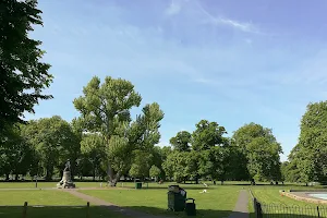 Clapham Common image