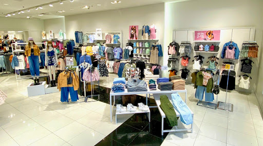 Clothing Store «Forever 21», reviews and photos, 2325 Stoneridge Mall Rd, Pleasanton, CA 94588, USA