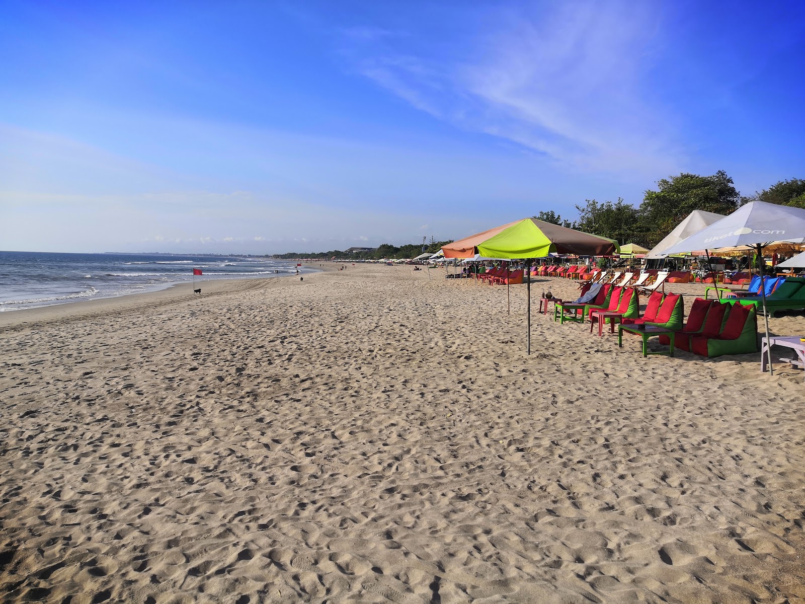 Foto von Kuta-Strand mit sehr sauber Sauberkeitsgrad