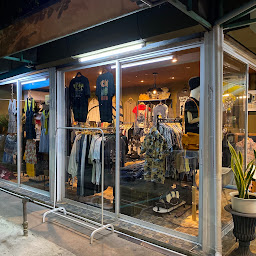 รับสัก เจาะ เพ้นท์ PunK. Skate