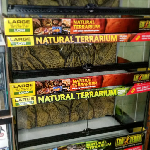 Pet Store «Gills And Thrills Pet Shop», reviews and photos, 204 E 8th St, Lockport, IL 60441, USA