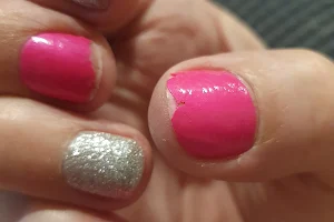 Saphire Nails image