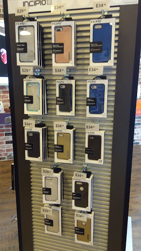 Cell Phone Store «Verizon Authorized Retailer, TCC», reviews and photos, 590 W Northfield Dr, Brownsburg, IN 46112, USA