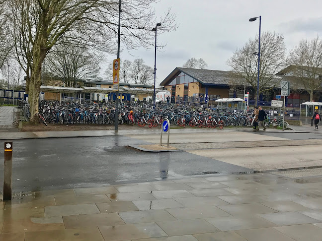 Reviews of Bicycle Parking, Oxford Station in Oxford - Parking garage